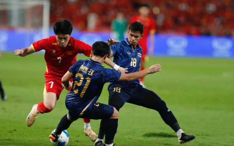 Tại sao tỷ lệ kèo thay đổi liên tục trước trận đấu