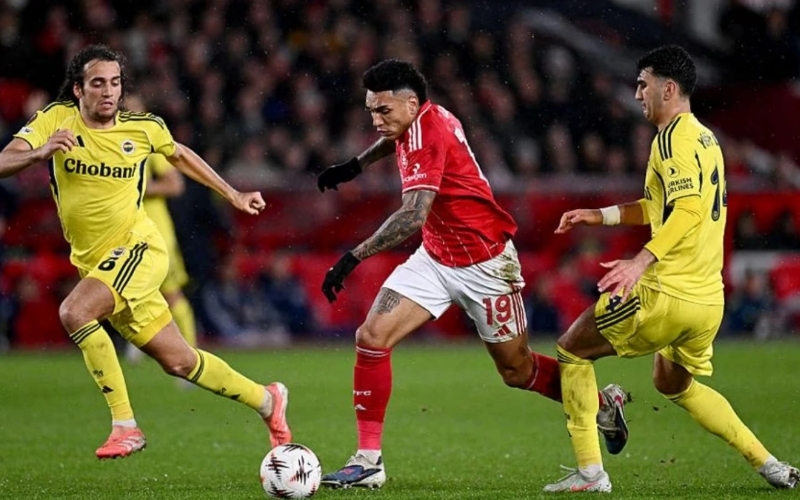 Có nên đánh Tài hiệp 1 khi hai đội chơi tấn công tổng lực