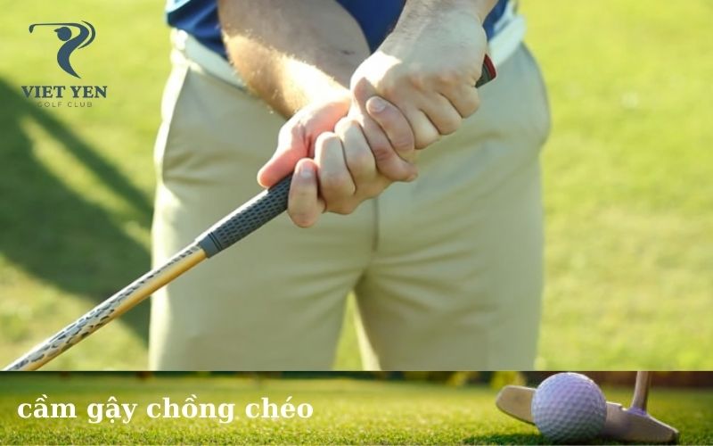 cầm gậy chồng chéo