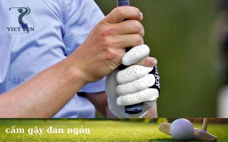 cầm gậy đan ngón