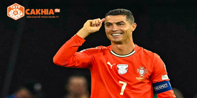 Cristiano Ronaldo thi đấu bền bỉ cho Bồ Đào Nha ở tuổi 40