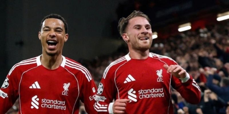 Khoảnh khắc ăn mừng bàn thắng của các cầu thủ Real Madrid sau một pha lập công đẹp mắt