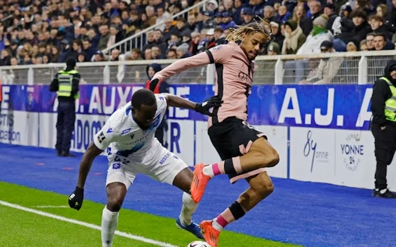 Paris - Auxerre (1-1): Trận hòa thất vọng, Paris lỡ cơ hội bứt phá