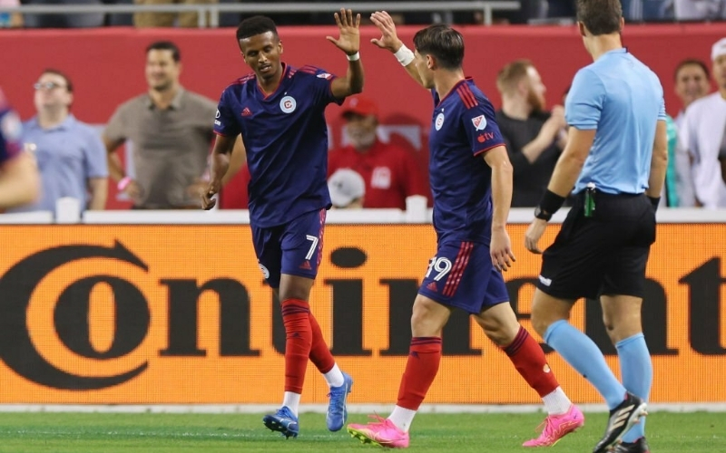 Phân tích trận đấu và highlight